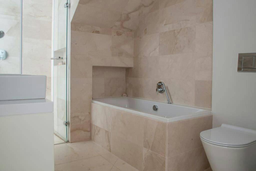Clifton 3rd House - Breathtakingly Beautiful Views! *